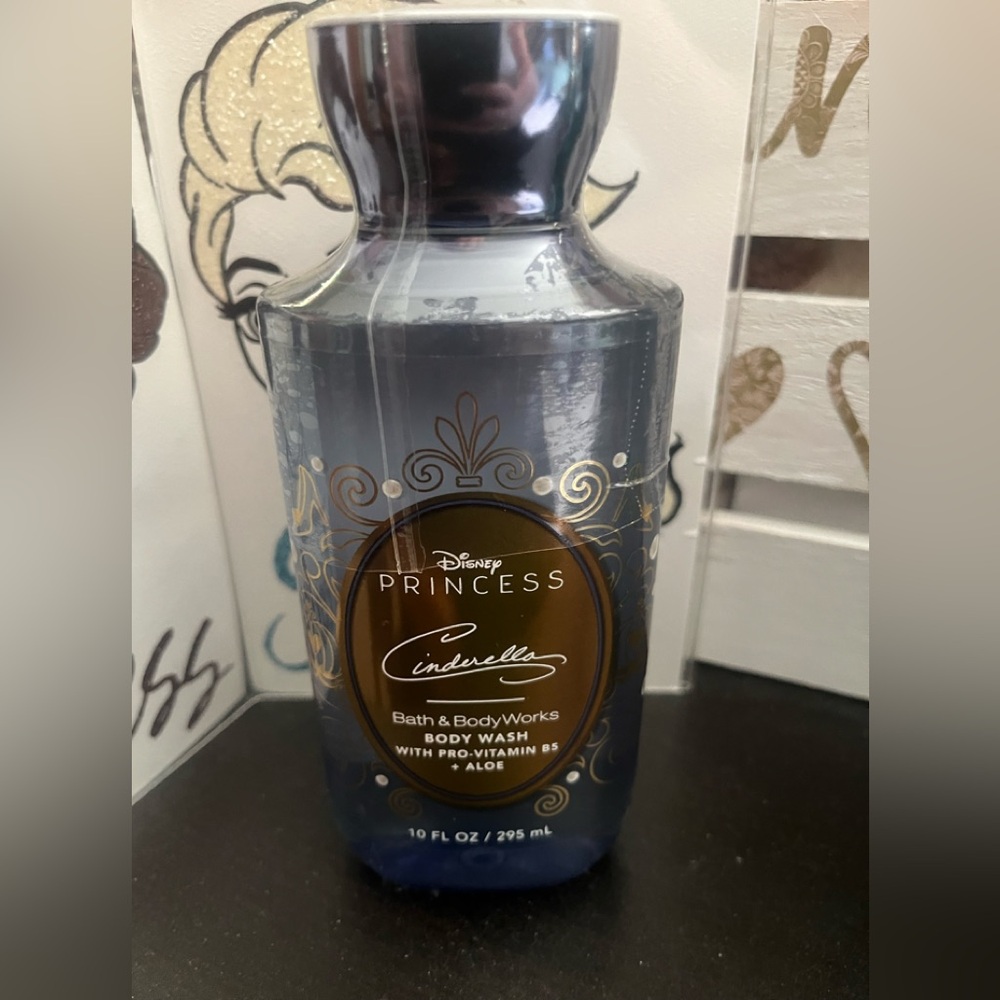 FREE SHIPPING SPECIAL NWT Cinderella Bath & Body Works Disney Body Wash